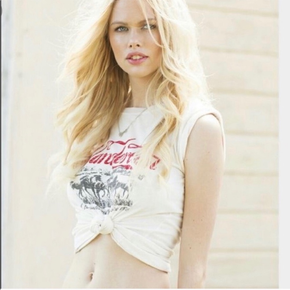Wanderlust White Graphic Short Sleeve Tee